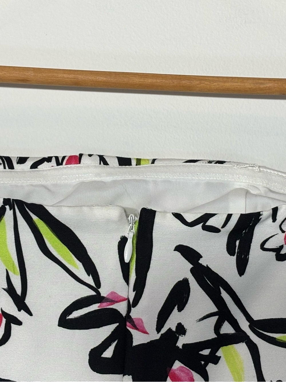 Milly Strapless Floral A-Line Dress in White, Pink and Black Size 4 - Picture 9 of 10